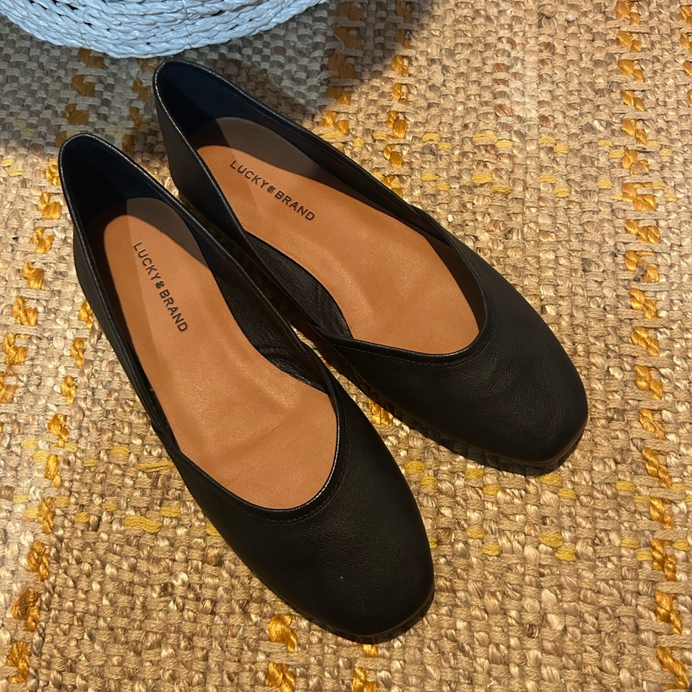 Lucky Brand Classic Black Women's Loafers Size 7 Leather Flats